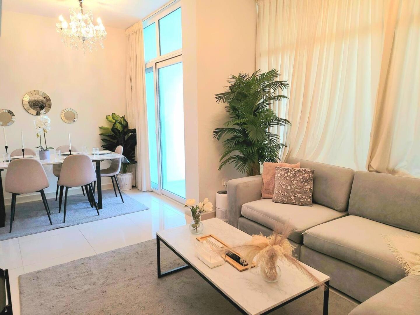 Villa Victoria Damac Hills 2 Family Retreat With Waterpark And Petting Farm Dubai Bagian luar foto